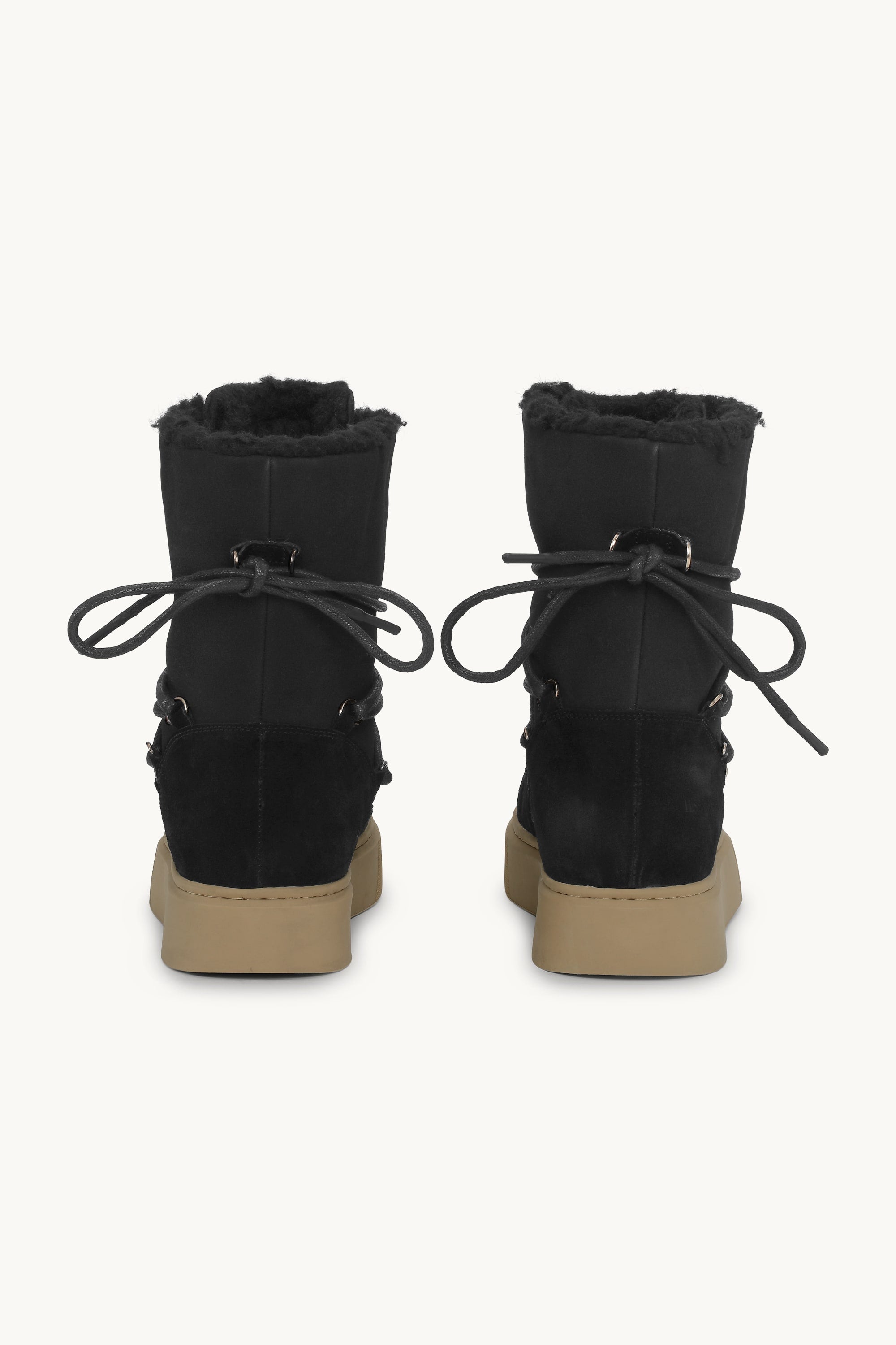 Winter Boot with Laces - Black Natural