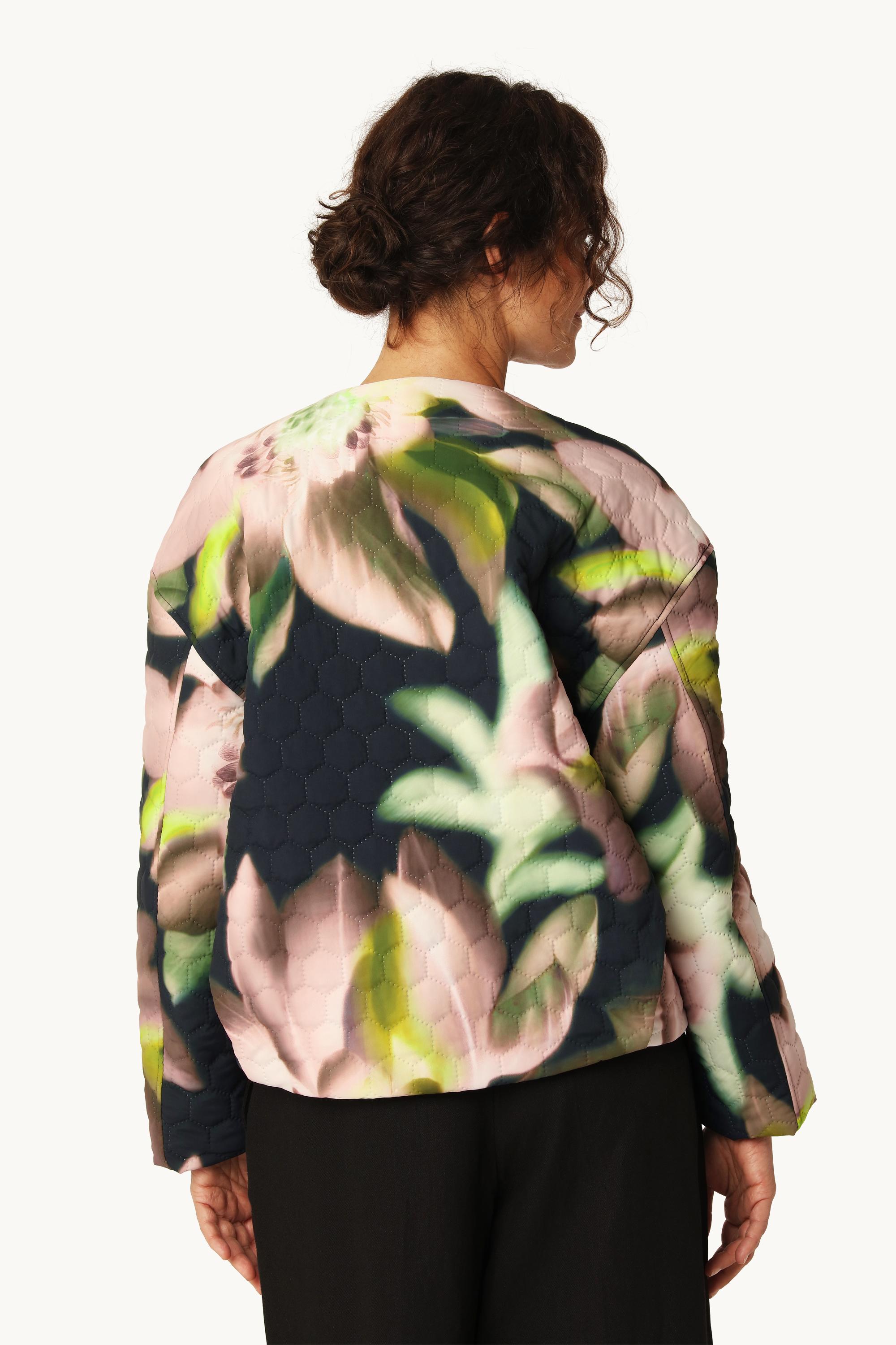 Short Quilted Jacket - Dark Photoristic Flower
