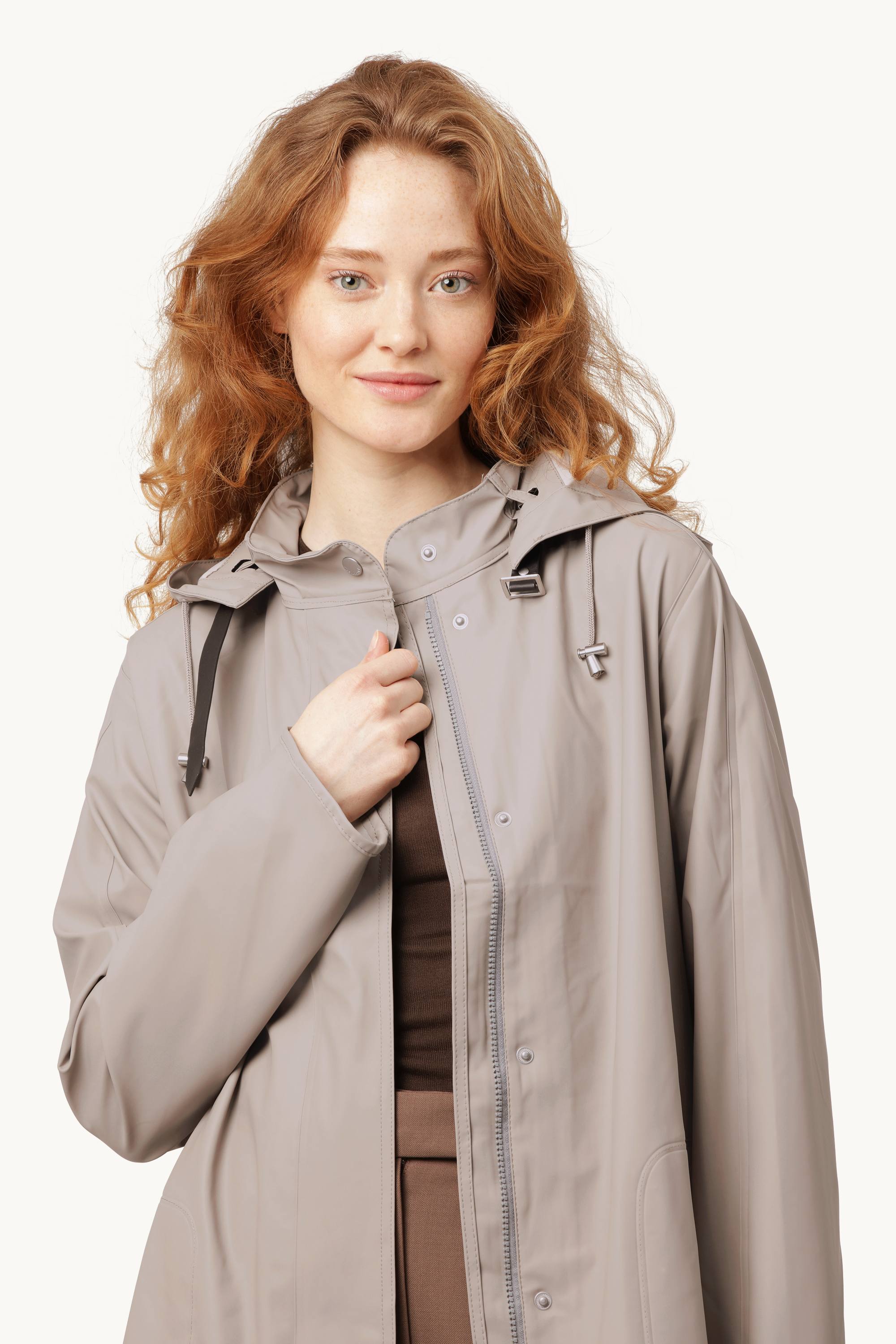 Light Raincoat - Atmosphere