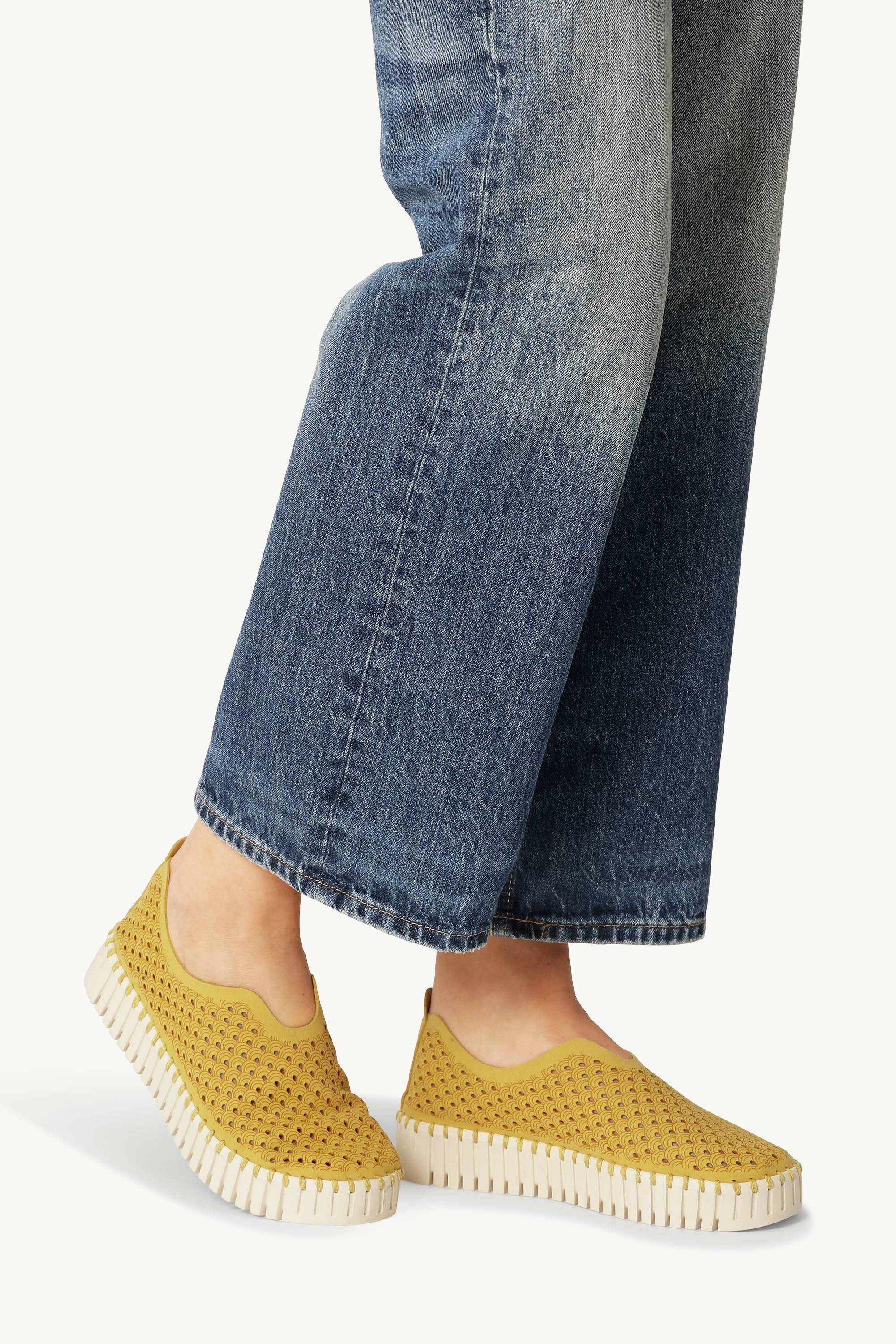 Platform Tulip Flats - Golden Rod