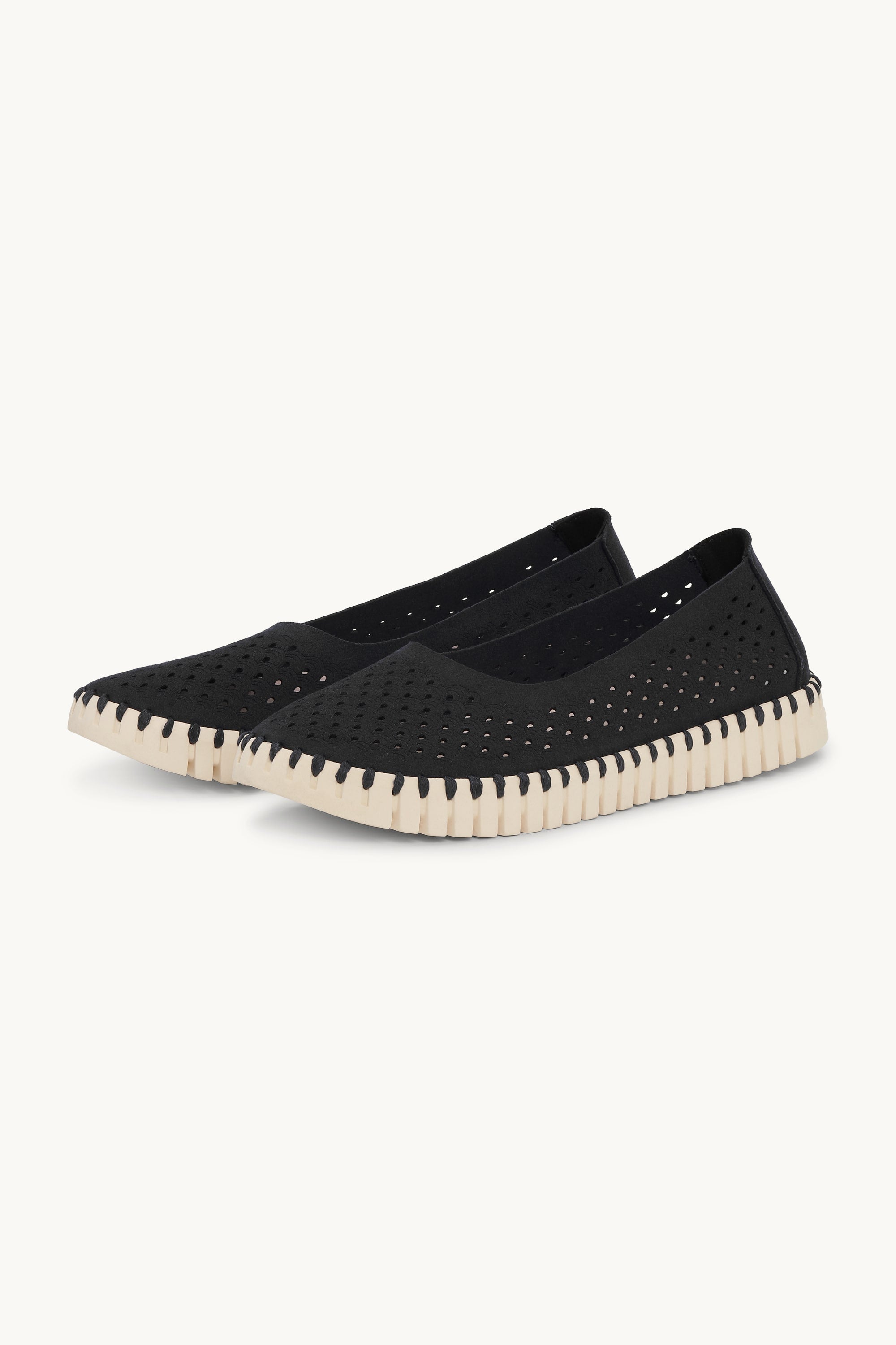 Ballerina - Black Pearled Ivory