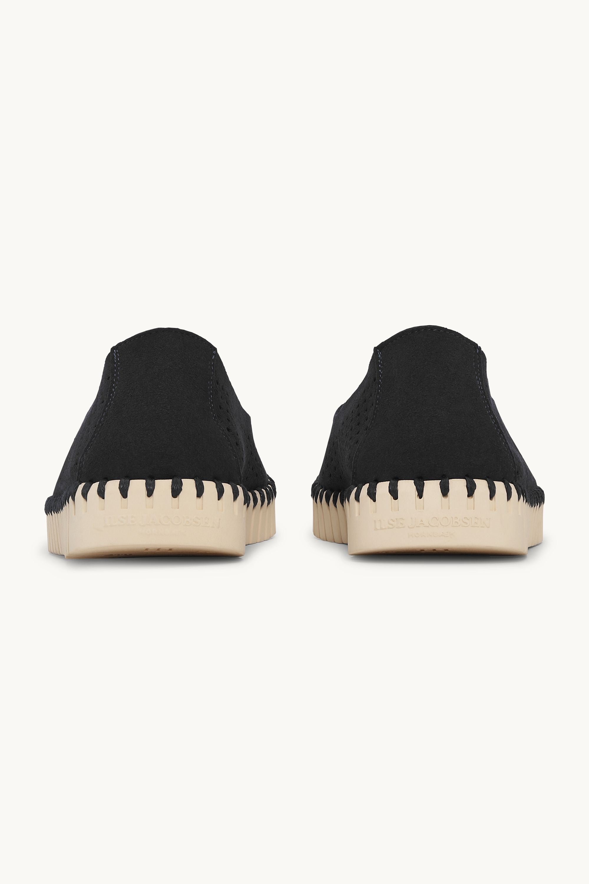 Ballerina - Black Pearled Ivory