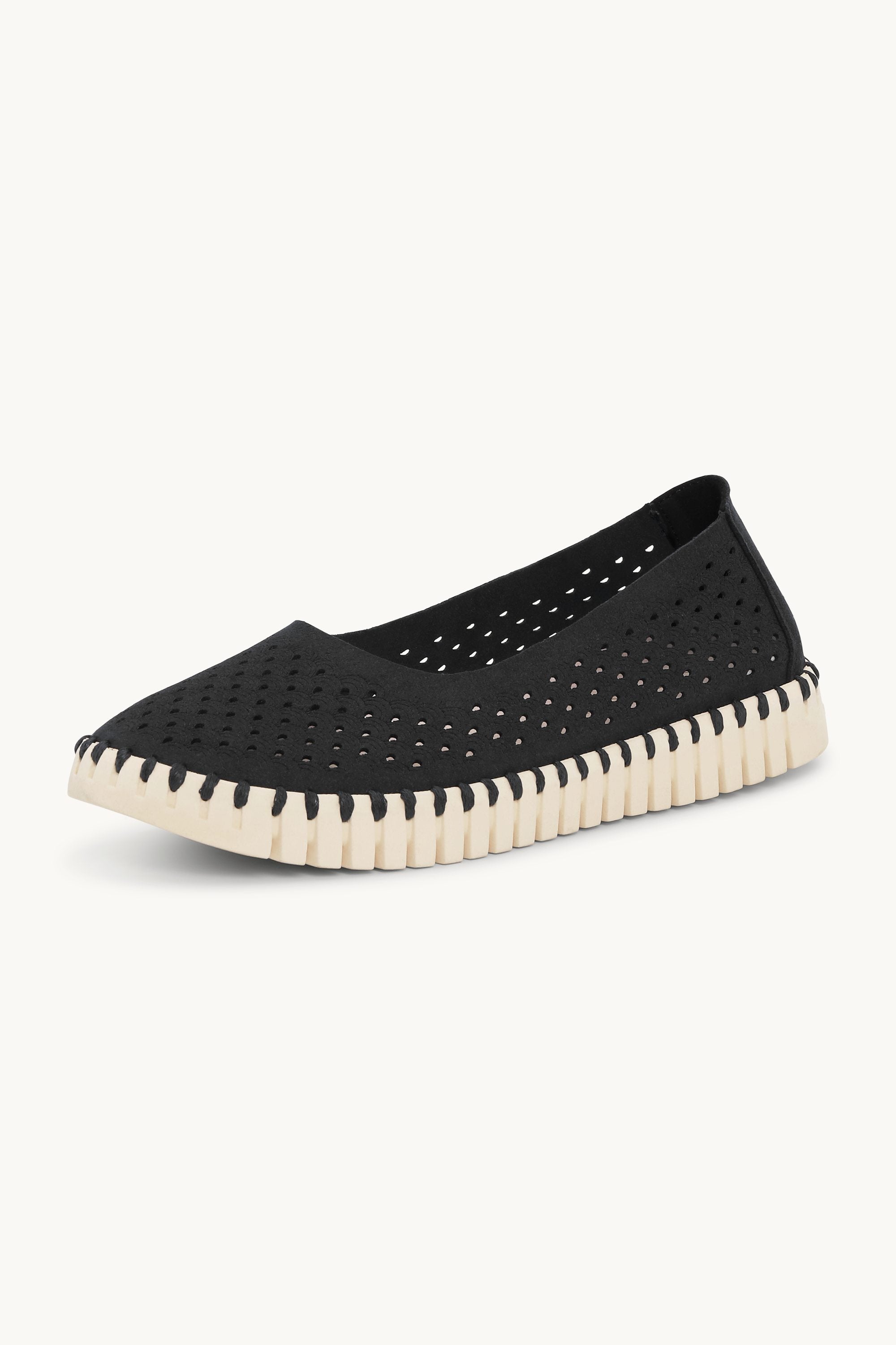 Ballerina - Black Pearled Ivory