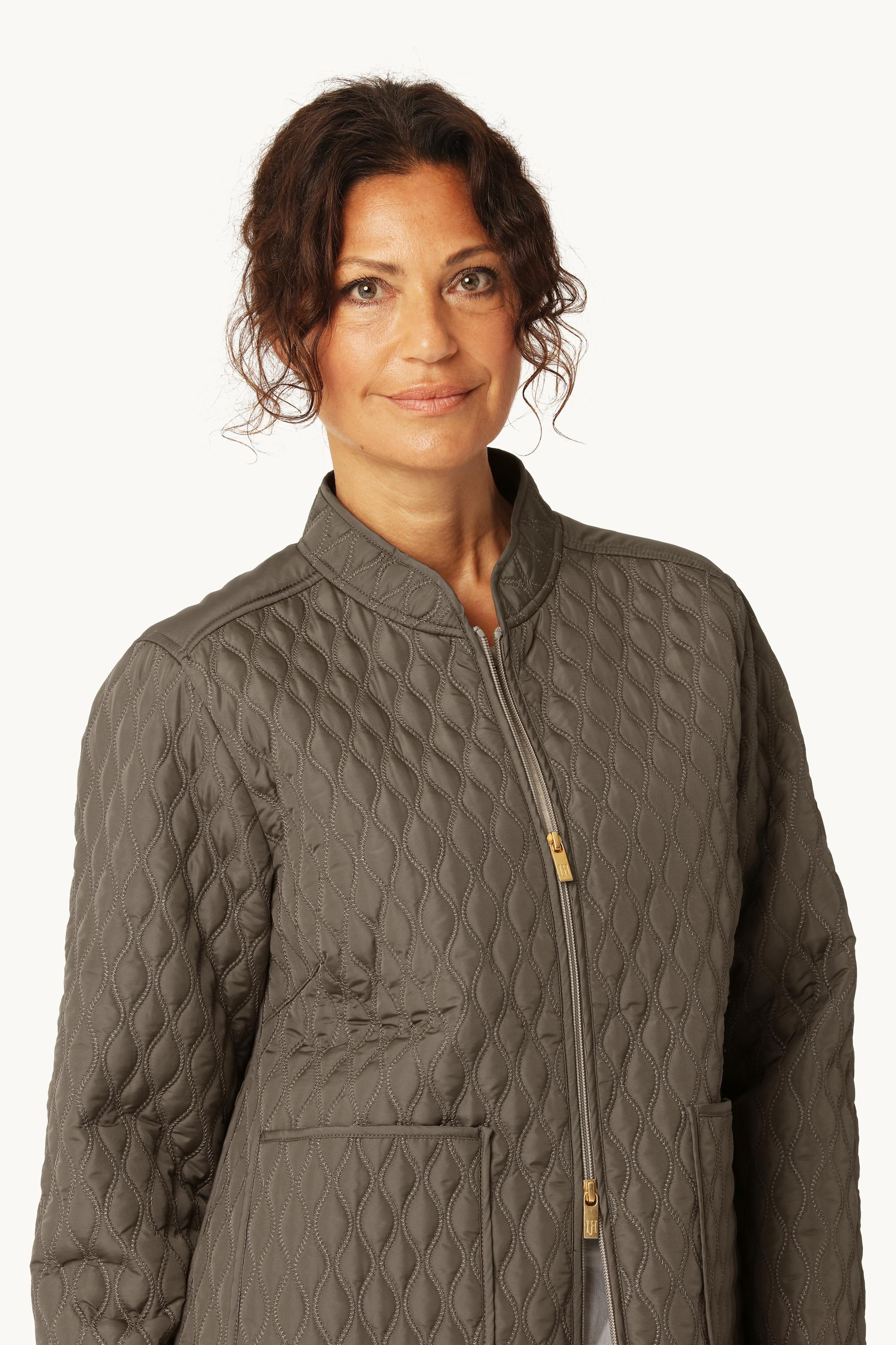 Short Quilt Jacket - Tarmac