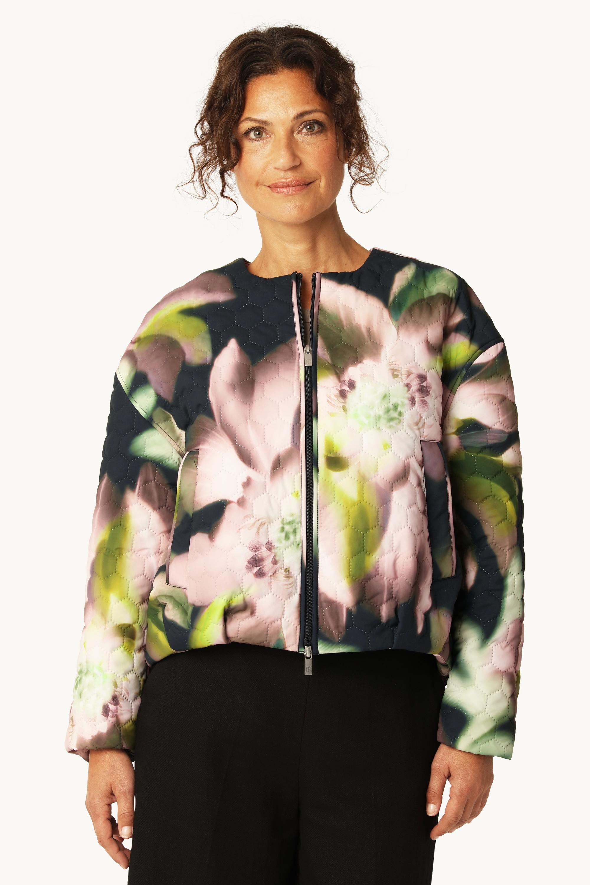 Short Quilted Jacket - Dark Photoristic Flower