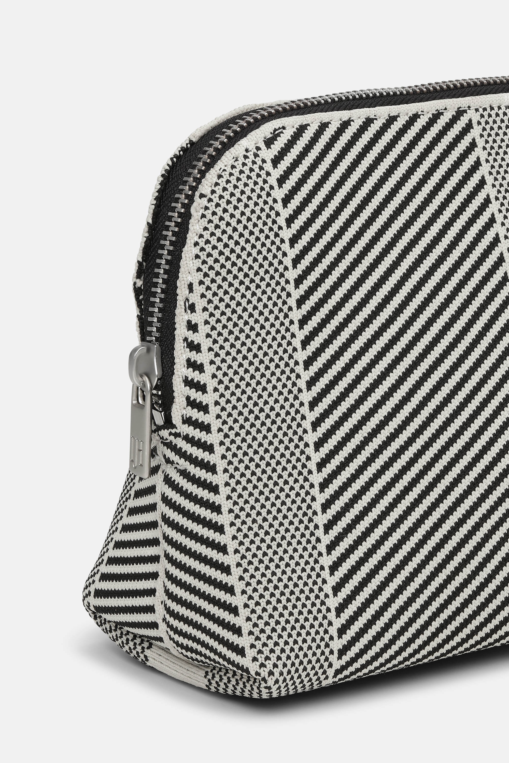 Knitted Makeup Bag - Milk Creme Black