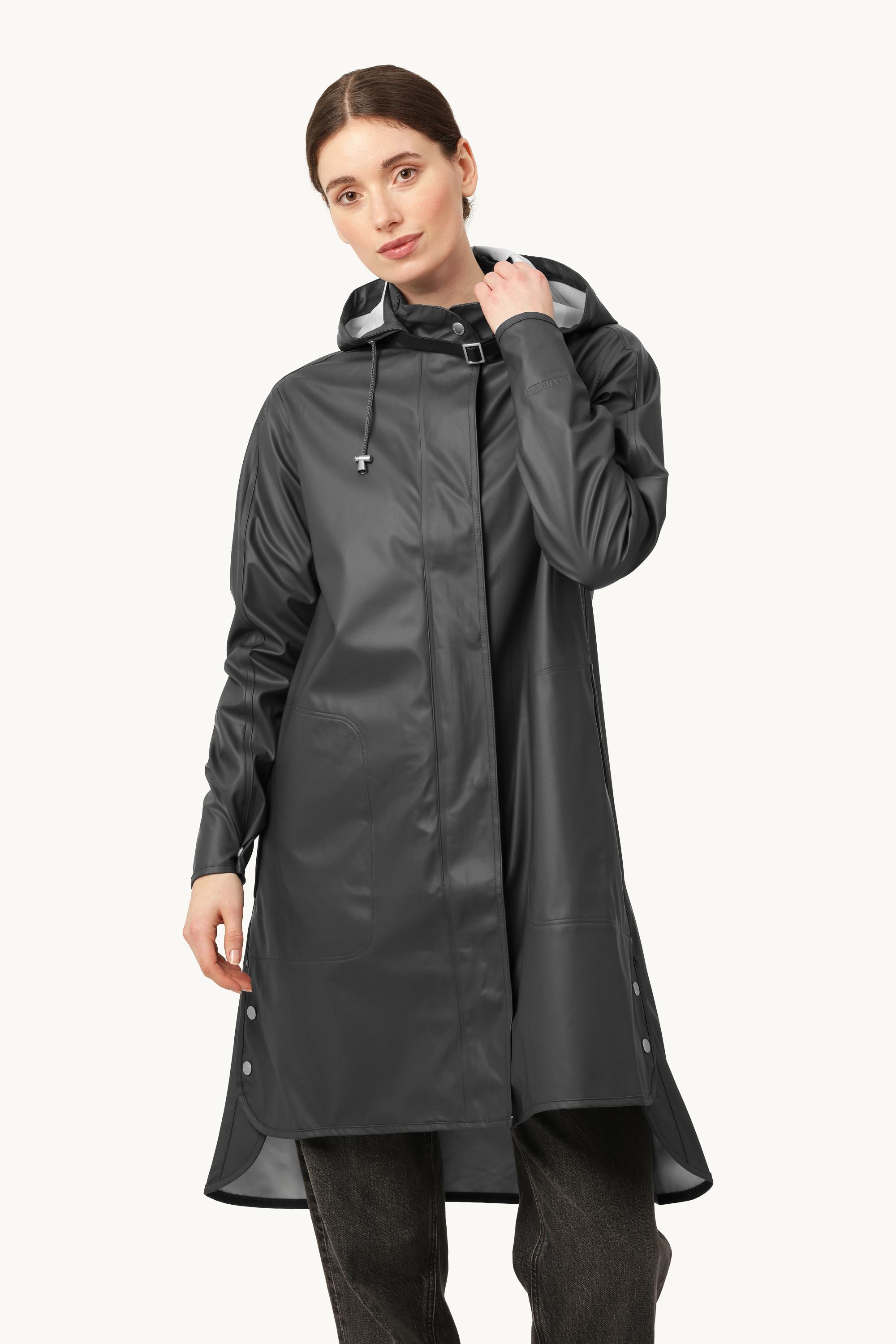 Light Raincoat - Dark Shadow
