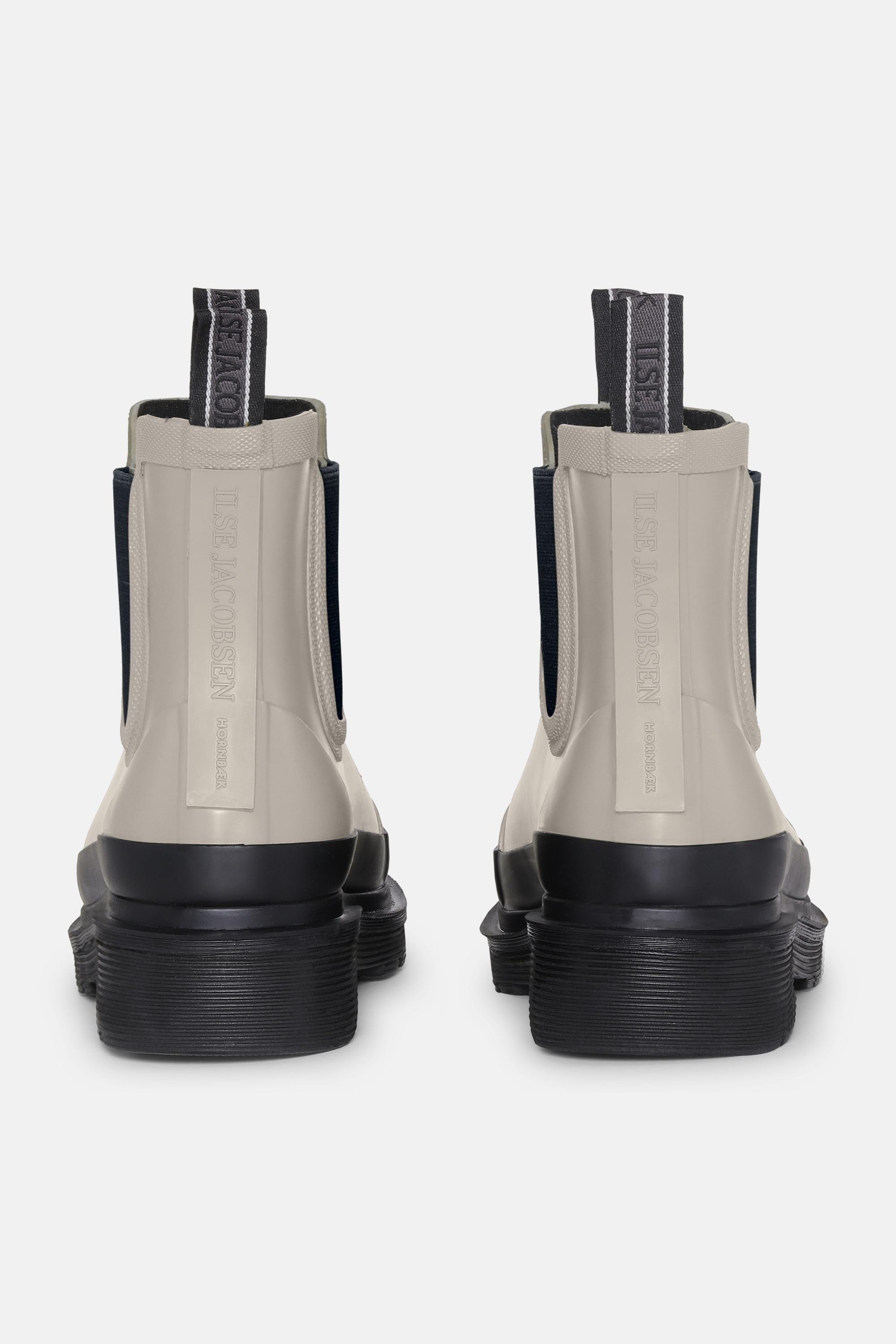 Chelsea Rain - Atmosphere