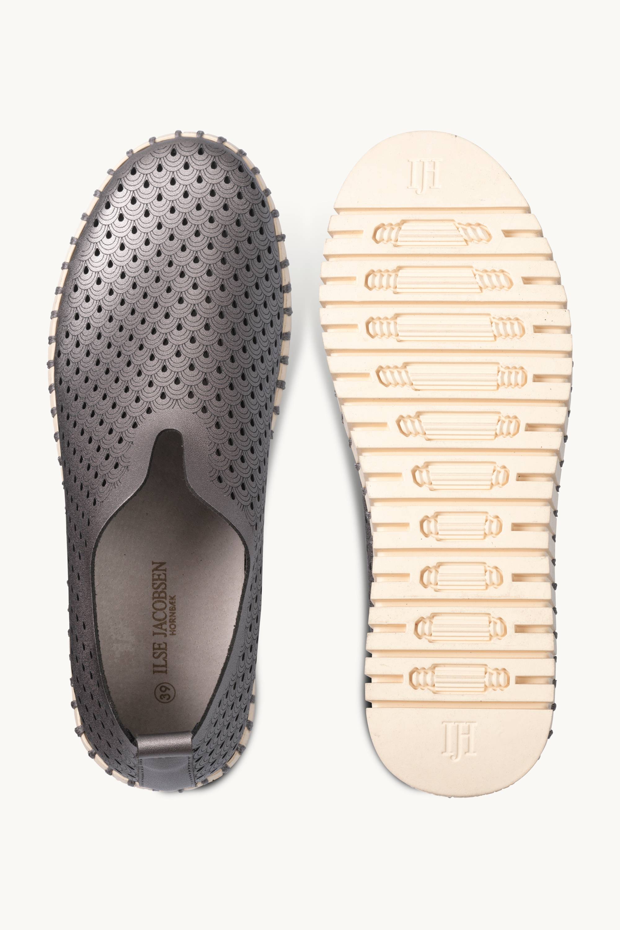 Tulip Slip-On Wedge - Gun Metal Pearled Ivory
