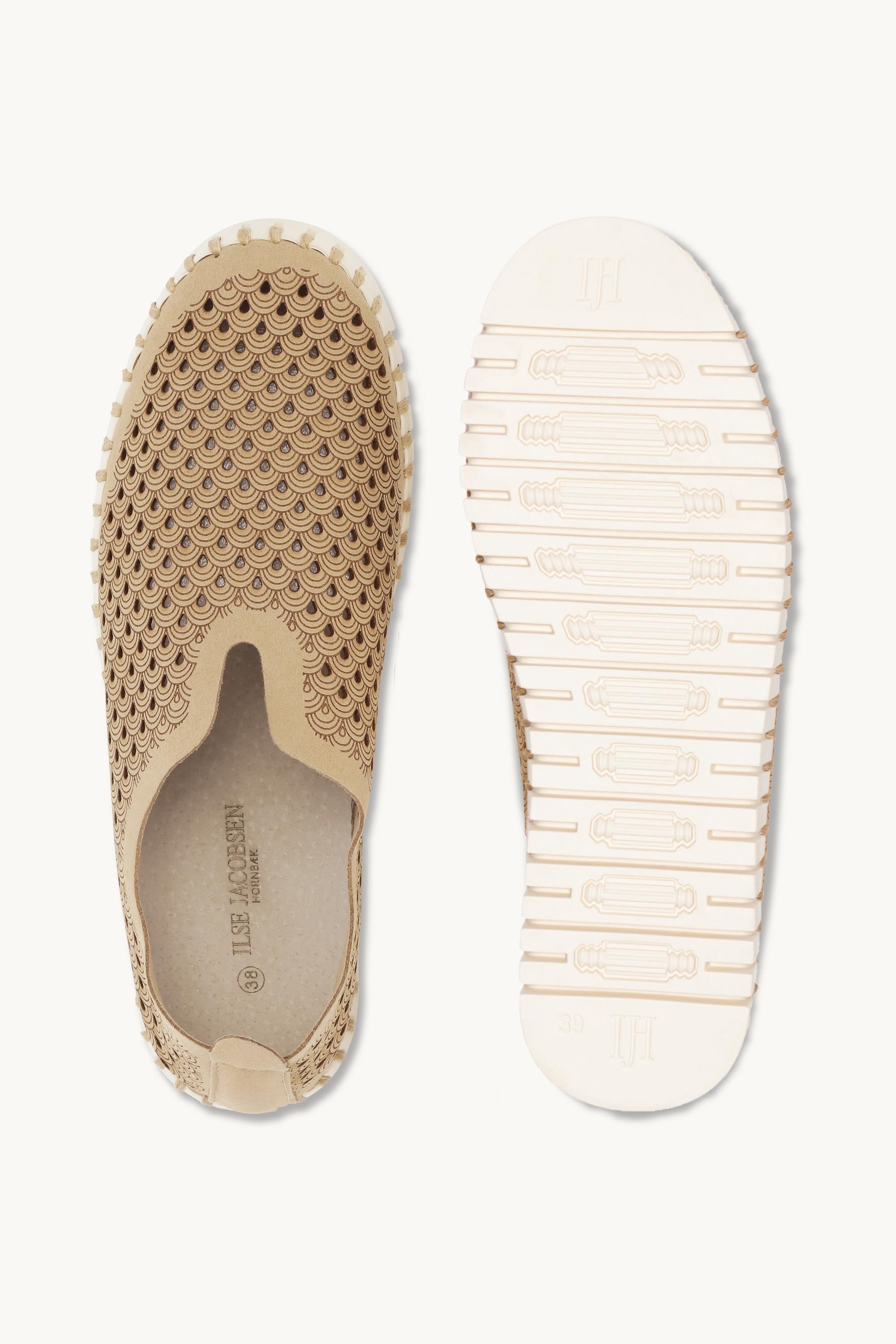Tulip Flats - Latte