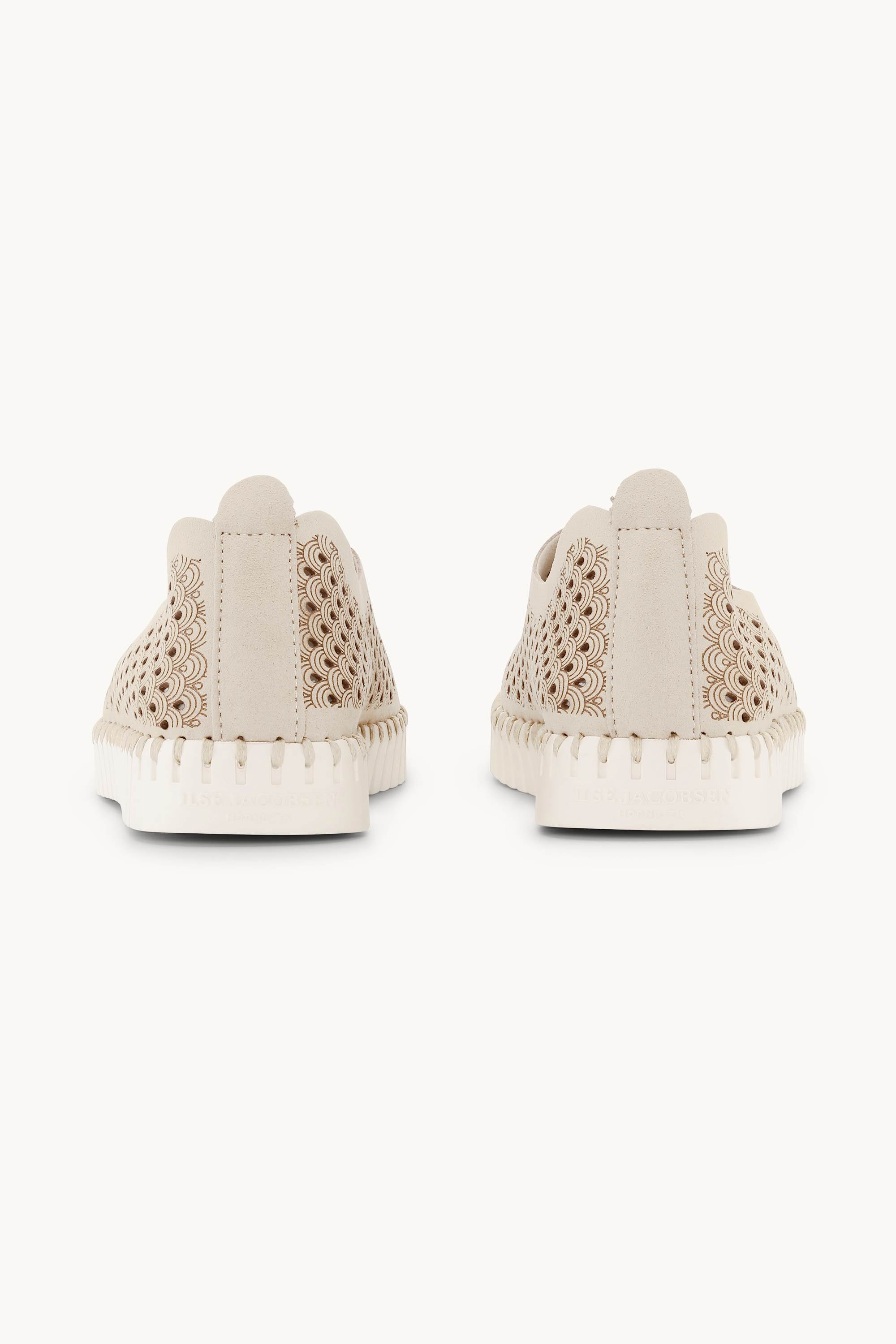 Tulip Flats - Milk Creme