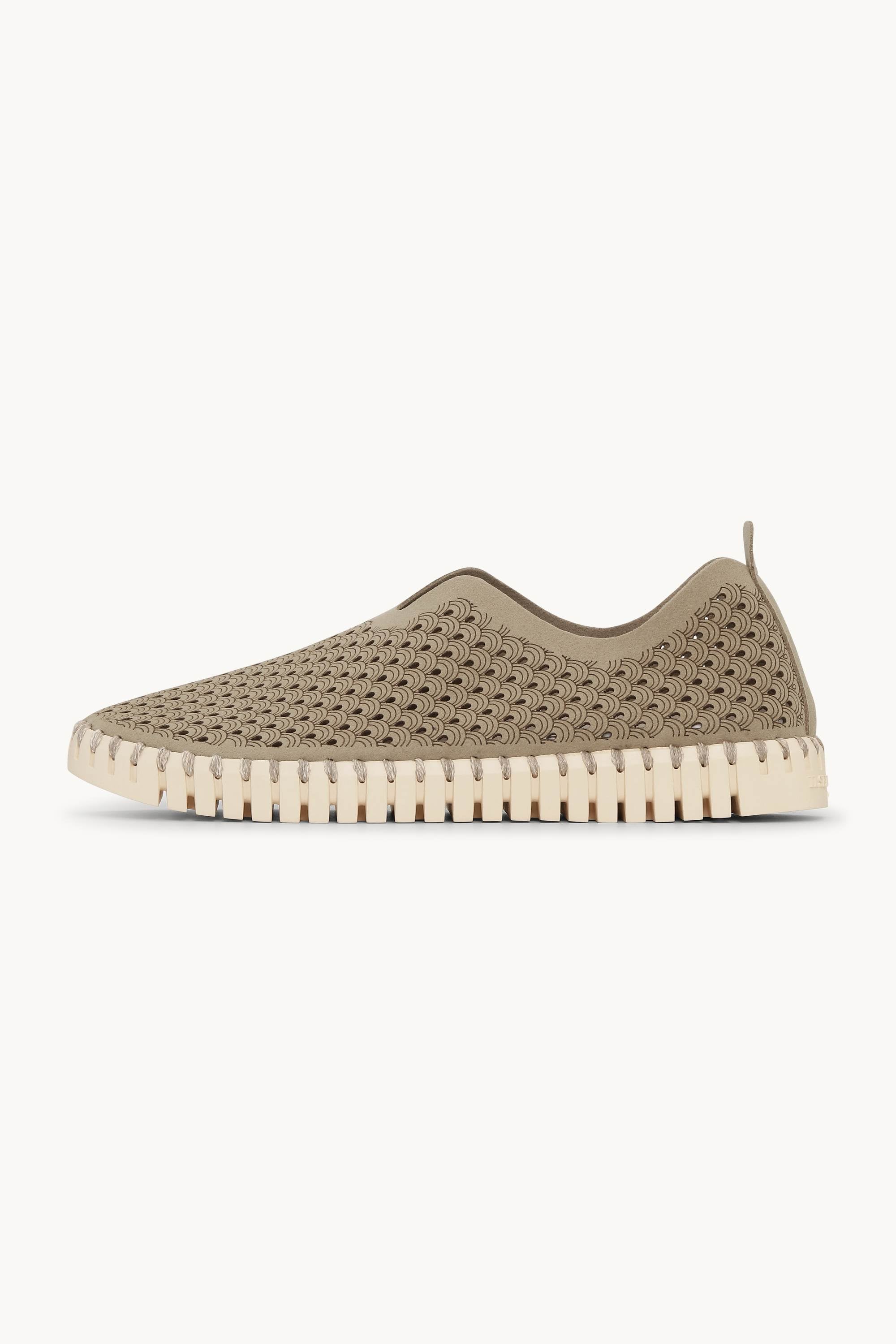 Tulip Flats - Coriander Pearled Ivory