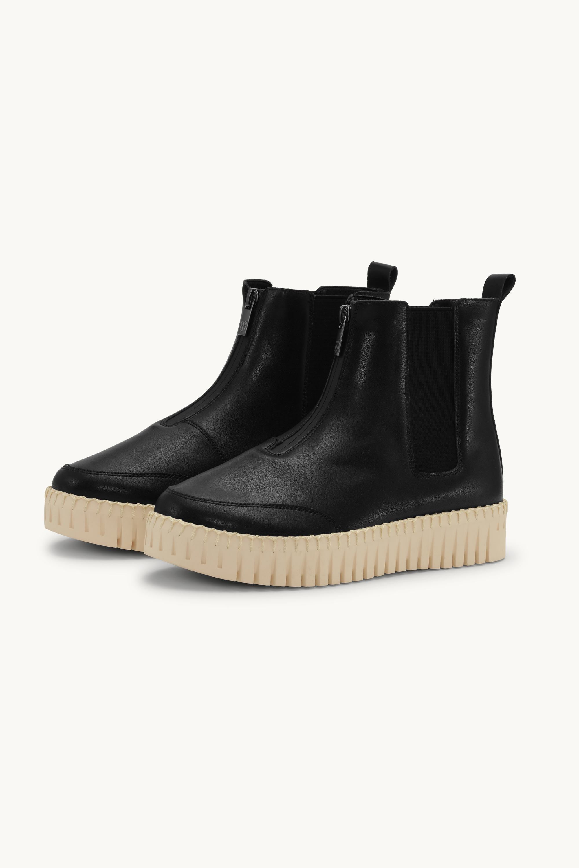 靴 JET BLACK SHORT BOOTS Tulip Winter - Black